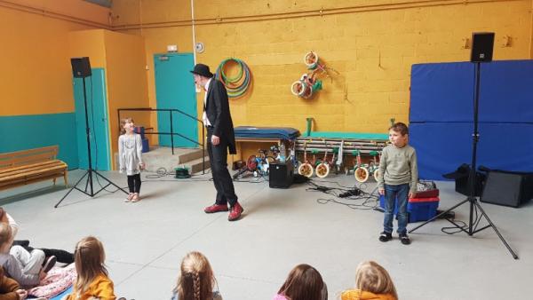 Spectacle joué à l'école maternelle et primaire, Saint Amand, à Bailleul - Nord